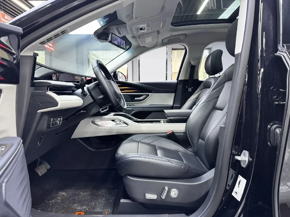 2025 Lincoln Nautilus 2.0T 261HP L4 8AT,autocango,china used car exporter,china ev exporter,chinese used car exporter,chinese used ev exporter