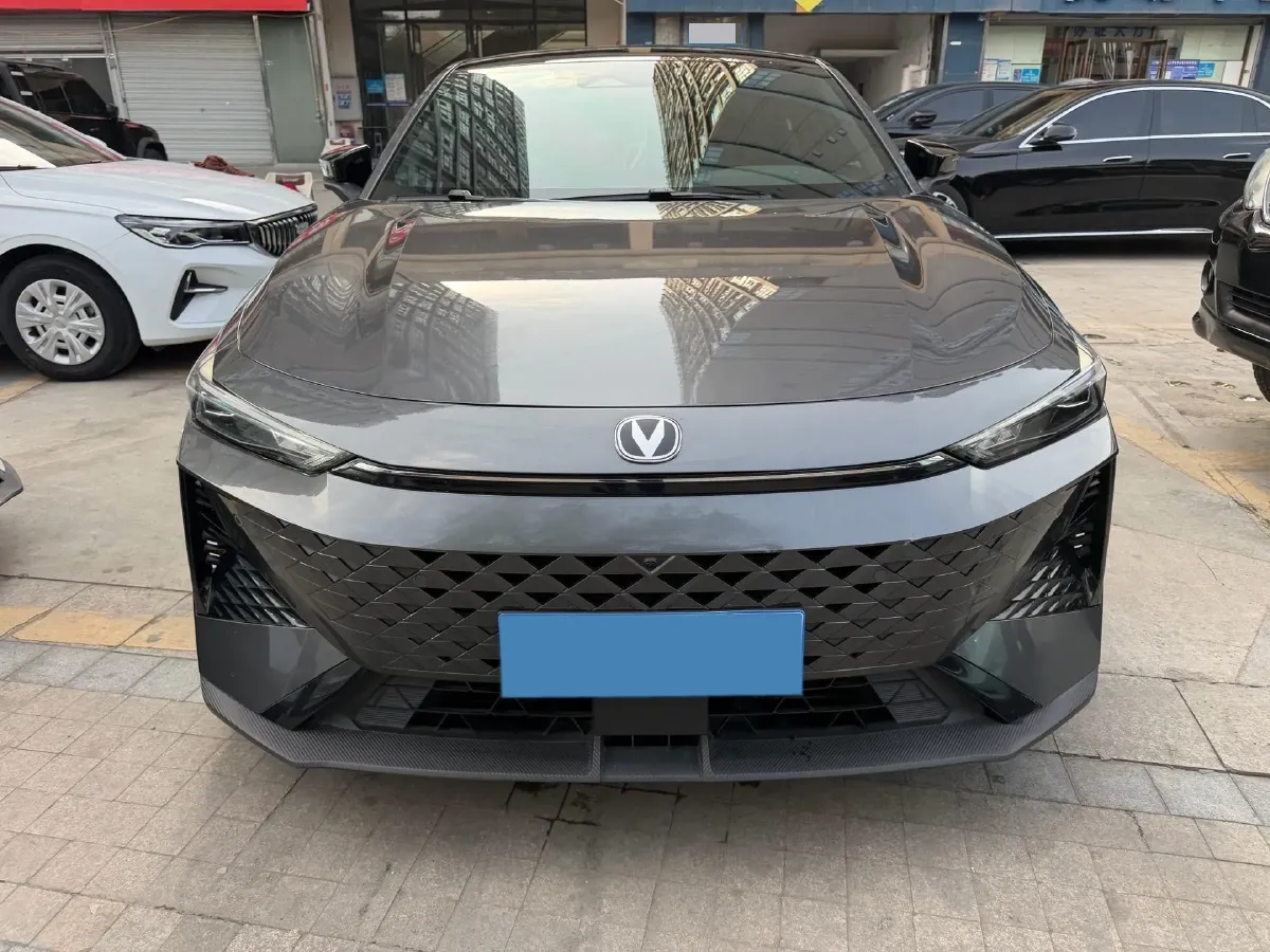 2024 ChangAn UNI-V 1.5T 188HP L4 7DCT,autocango,china used car exporter,china ev exporter,chinese used car exporter,chinese used ev exporter