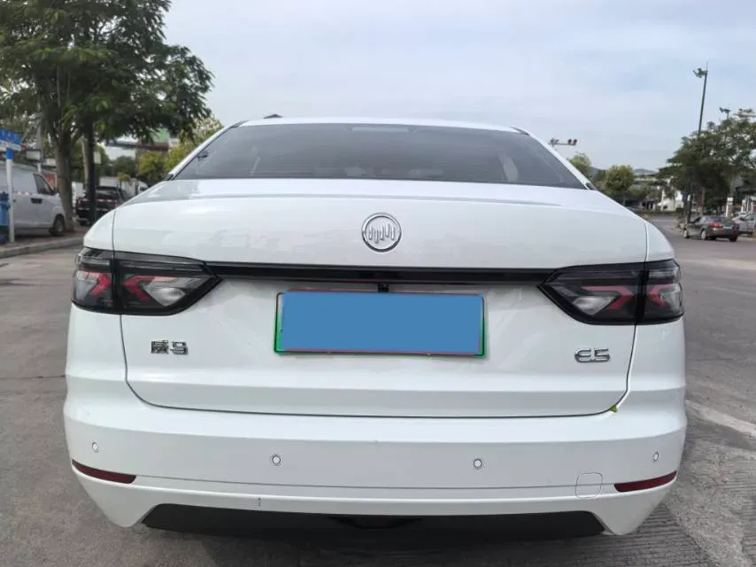 2021 Weltmeister E.5 BEV 49.92KWH,autocango,china used car exporter,china ev exporter,chinese used car exporter,chinese used ev exporter