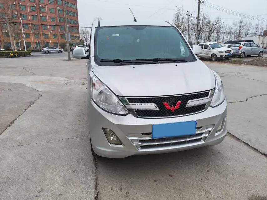 2019 WuLing RongGuang V 1.5L 99HP L4 6MT,autocango,china used car exporter,china ev exporter,chinese used car exporter,chinese used ev exporter