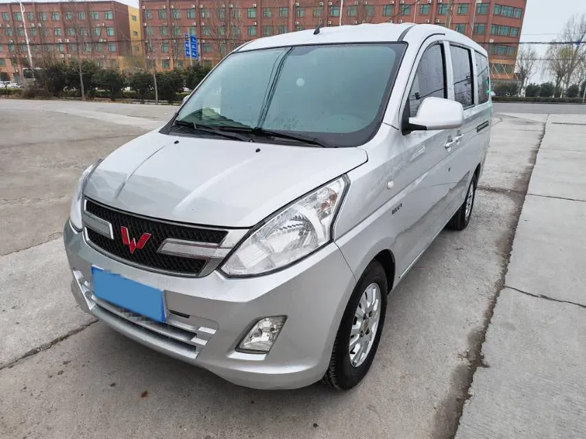 2019 WuLing RongGuang V 1.5L 99HP L4 6MT,autocango,china used car exporter,china ev exporter,chinese used car exporter,chinese used ev exporter