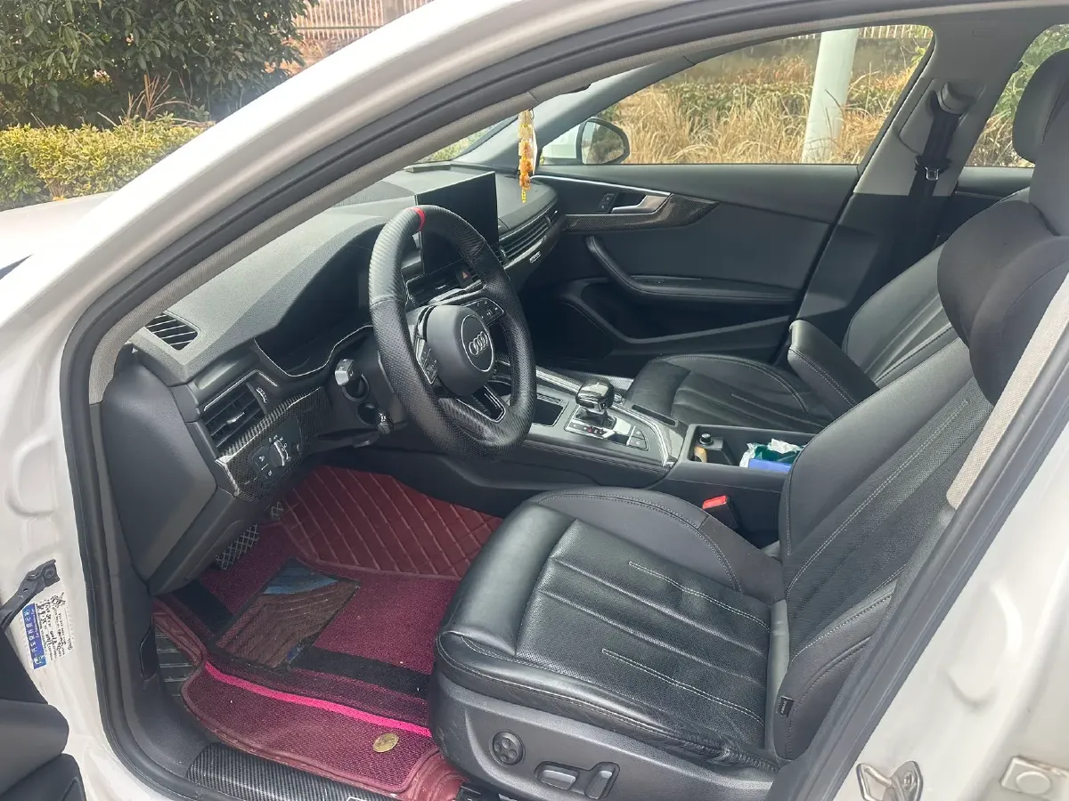 2020 Audi A4L 2.0T 190HP L4 7DCT,autocango,china used car exporter,china ev exporter,chinese used car exporter,chinese used ev exporter