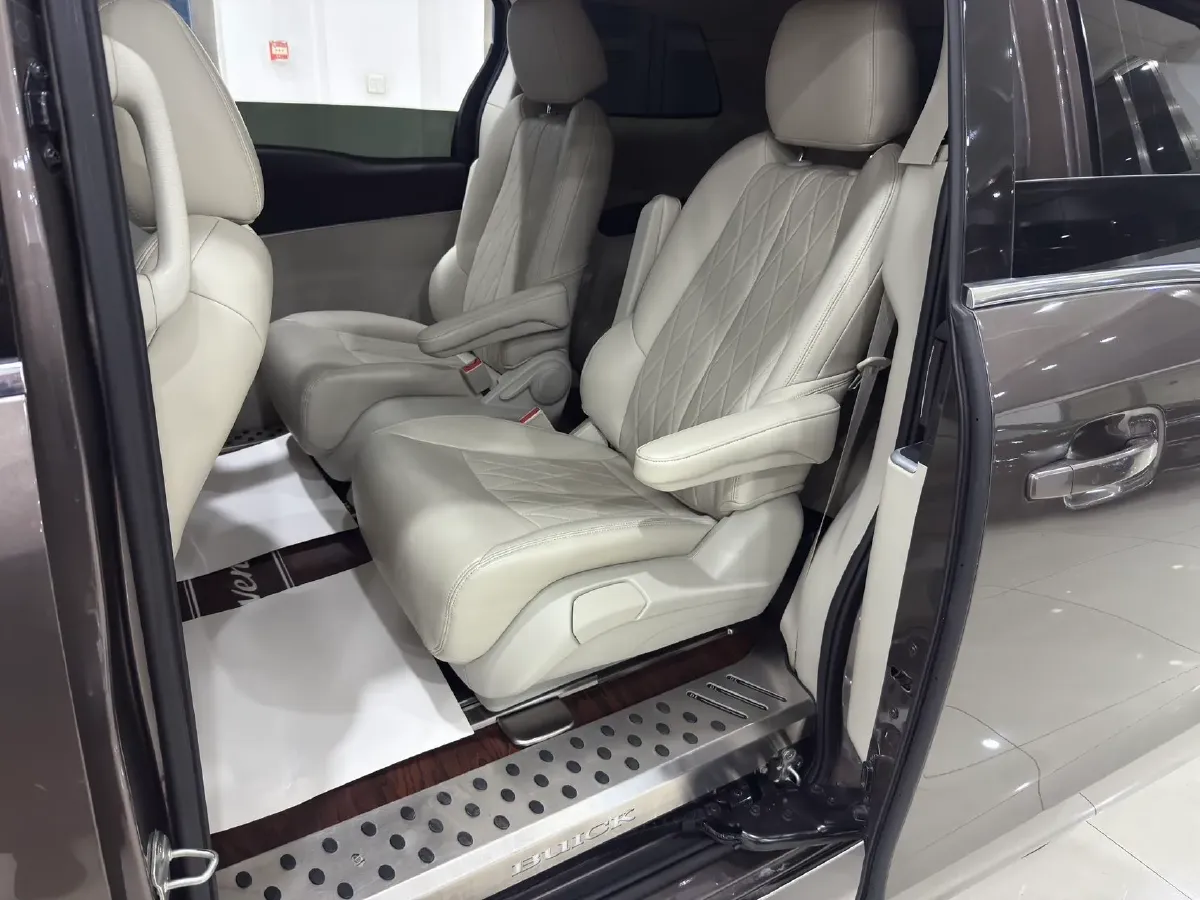 2023 Buick GL8 2.0T 237HP L4 9AT,autocango,china used car exporter,china ev exporter,chinese used car exporter,chinese used ev exporter