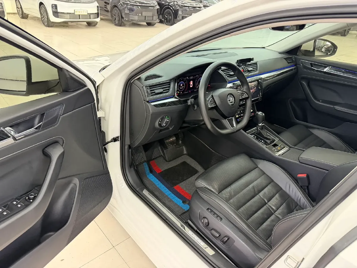 2019 Skoda Superb 2.0T 186HP L4 7DCT,autocango,china used car exporter,china ev exporter,chinese used car exporter,chinese used ev exporter