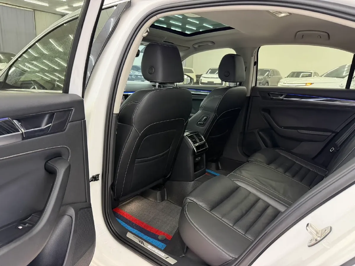 2019 Skoda Superb 2.0T 186HP L4 7DCT,autocango,china used car exporter,china ev exporter,chinese used car exporter,chinese used ev exporter