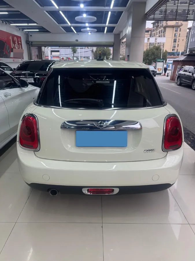 2016 MINI MINI 1.2T 102HP L3 6AT,autocango,china used car exporter,china ev exporter,chinese used car exporter,chinese used ev exporter