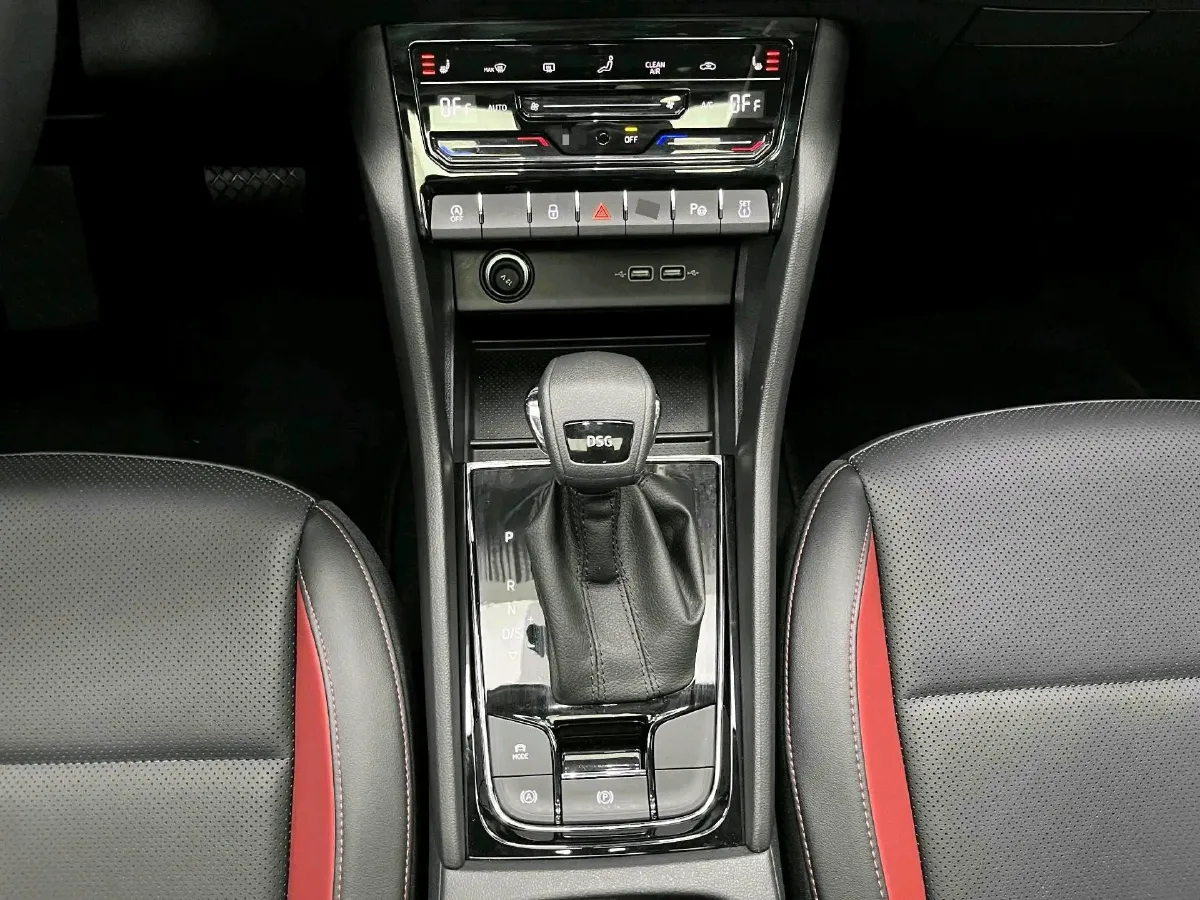 2025 Skoda Karoq 1.4T 150HP L4 7DCT,autocango,china used car exporter,china ev exporter,chinese used car exporter,chinese used ev exporter