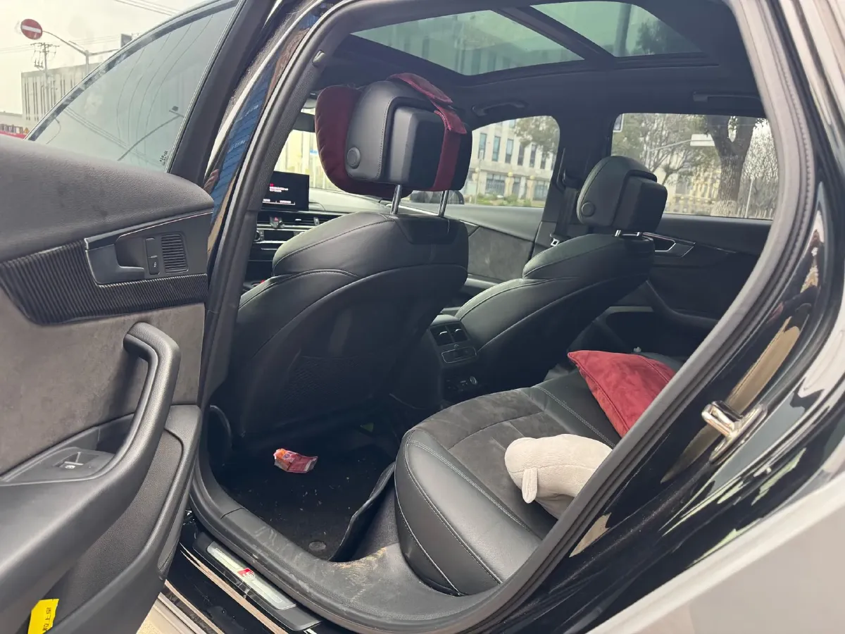 2020 Audi A4L 2.0T 252HP L4 7DCT,autocango,china used car exporter,china ev exporter,chinese used car exporter,chinese used ev exporter