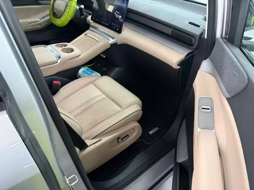 2024 Xpeng X9 BEV 101.5KWH,autocango,china used car exporter,china ev exporter,chinese used car exporter,chinese used ev exporter