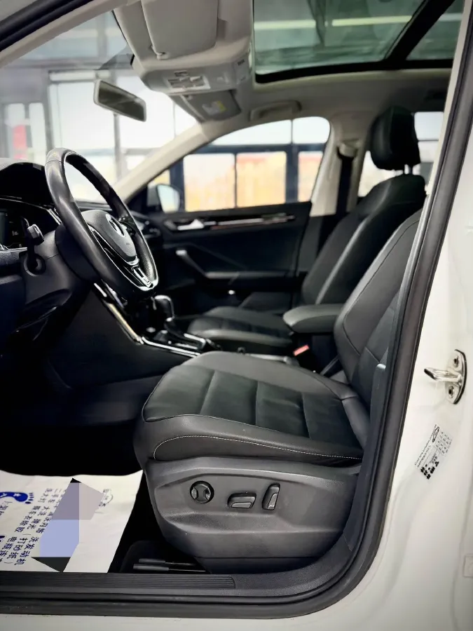 2022 Volkswagen T-Roc 1.4T 150HP L4 7DCT,autocango,china used car exporter,china ev exporter,chinese used car exporter,chinese used ev exporter