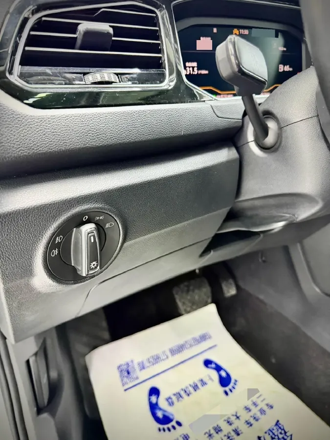 2022 Volkswagen T-Roc 1.4T 150HP L4 7DCT,autocango,china used car exporter,china ev exporter,chinese used car exporter,chinese used ev exporter