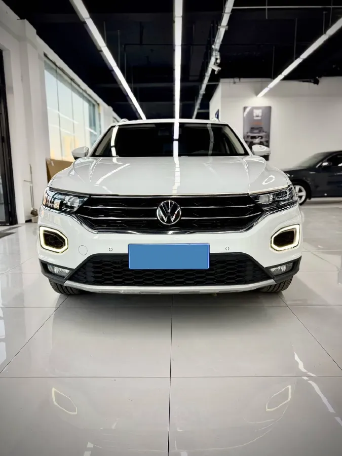 2022 Volkswagen T-Roc 1.4T 150HP L4 7DCT,autocango,china used car exporter,china ev exporter,chinese used car exporter,chinese used ev exporter