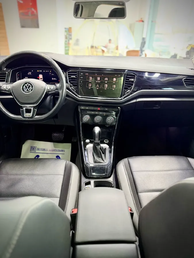 2022 Volkswagen T-Roc 1.4T 150HP L4 7DCT,autocango,china used car exporter,china ev exporter,chinese used car exporter,chinese used ev exporter