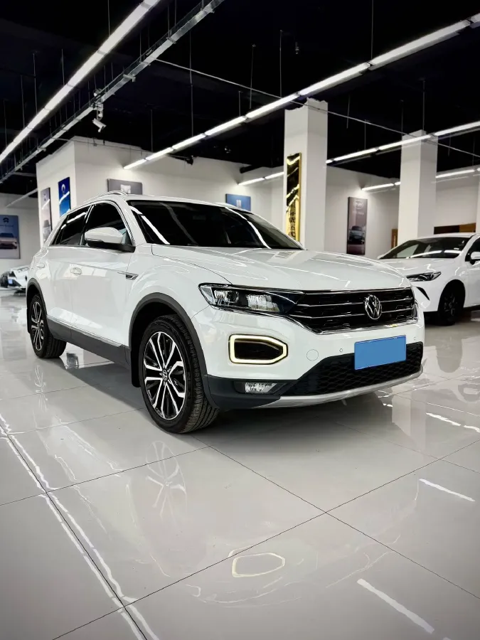 2022 Volkswagen T-Roc 1.4T 150HP L4 7DCT,autocango,china used car exporter,china ev exporter,chinese used car exporter,chinese used ev exporter