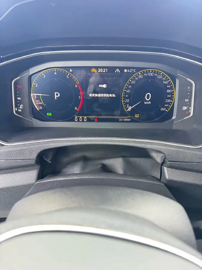 2022 Volkswagen T-Roc 1.4T 150HP L4 7DCT,autocango,china used car exporter,china ev exporter,chinese used car exporter,chinese used ev exporter