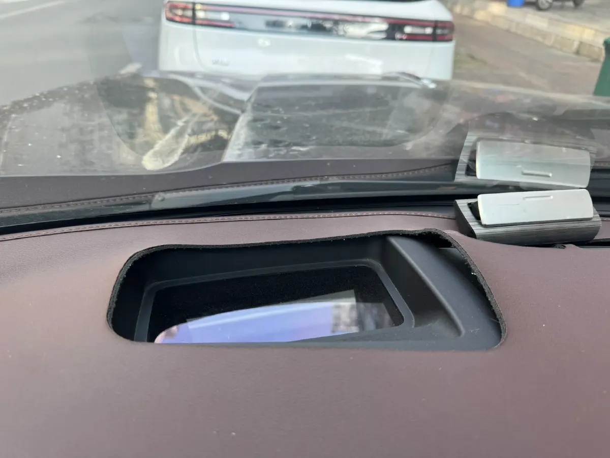 2025 HongQi HS5 2.0T 252HP L4 8AT,autocango,china used car exporter,china ev exporter,chinese used car exporter,chinese used ev exporter