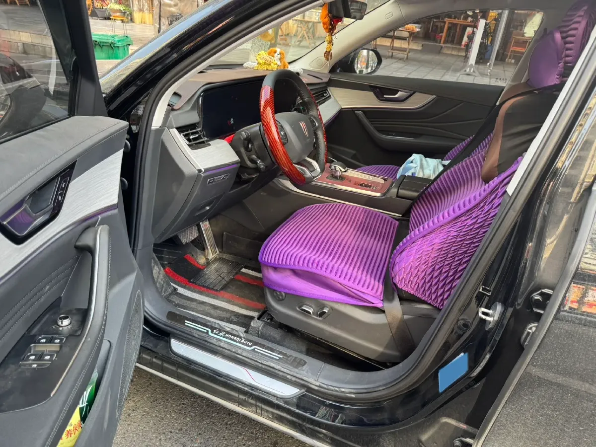 2025 HongQi HS5 2.0T 252HP L4 8AT,autocango,china used car exporter,china ev exporter,chinese used car exporter,chinese used ev exporter