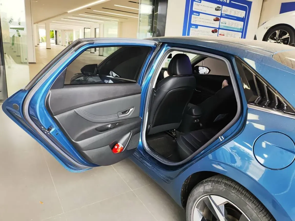 2021 Hyundai Elantra 1.5L 115HP L4 CVT,autocango,china used car exporter,china ev exporter,chinese used car exporter,chinese used ev exporter