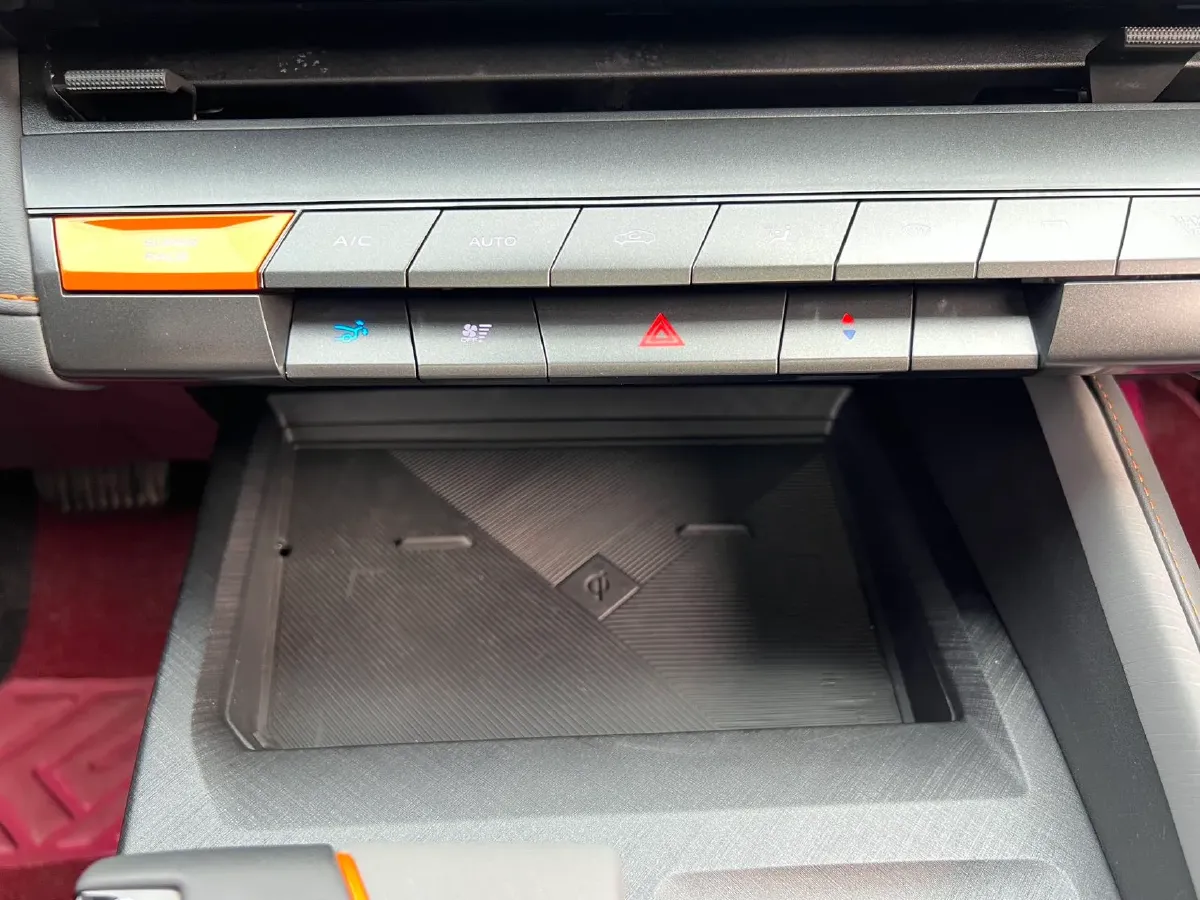 2022 ChangAn UNI-V 1.5T 188HP L4 7DCT,autocango,china used car exporter,china ev exporter,chinese used car exporter,chinese used ev exporter