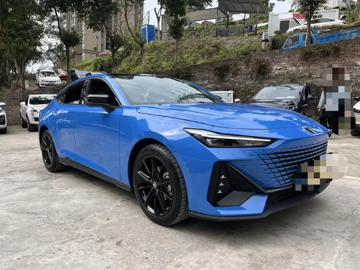 2022 ChangAn UNI-V 1.5T 188HP L4 7DCT,autocango,china used car exporter,china ev exporter,chinese used car exporter,chinese used ev exporter