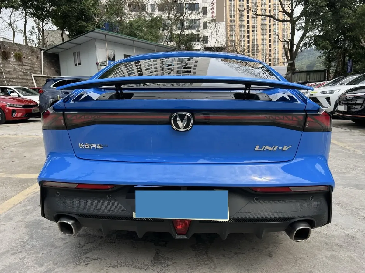 2022 ChangAn UNI-V 1.5T 188HP L4 7DCT,autocango,china used car exporter,china ev exporter,chinese used car exporter,chinese used ev exporter