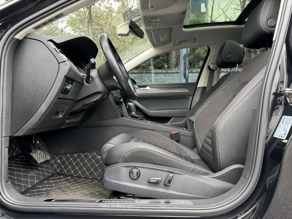 2020 Volkswagen Magotan 2.0T 186HP L4 7DCT,autocango,china used car exporter,china ev exporter,chinese used car exporter,chinese used ev exporter
