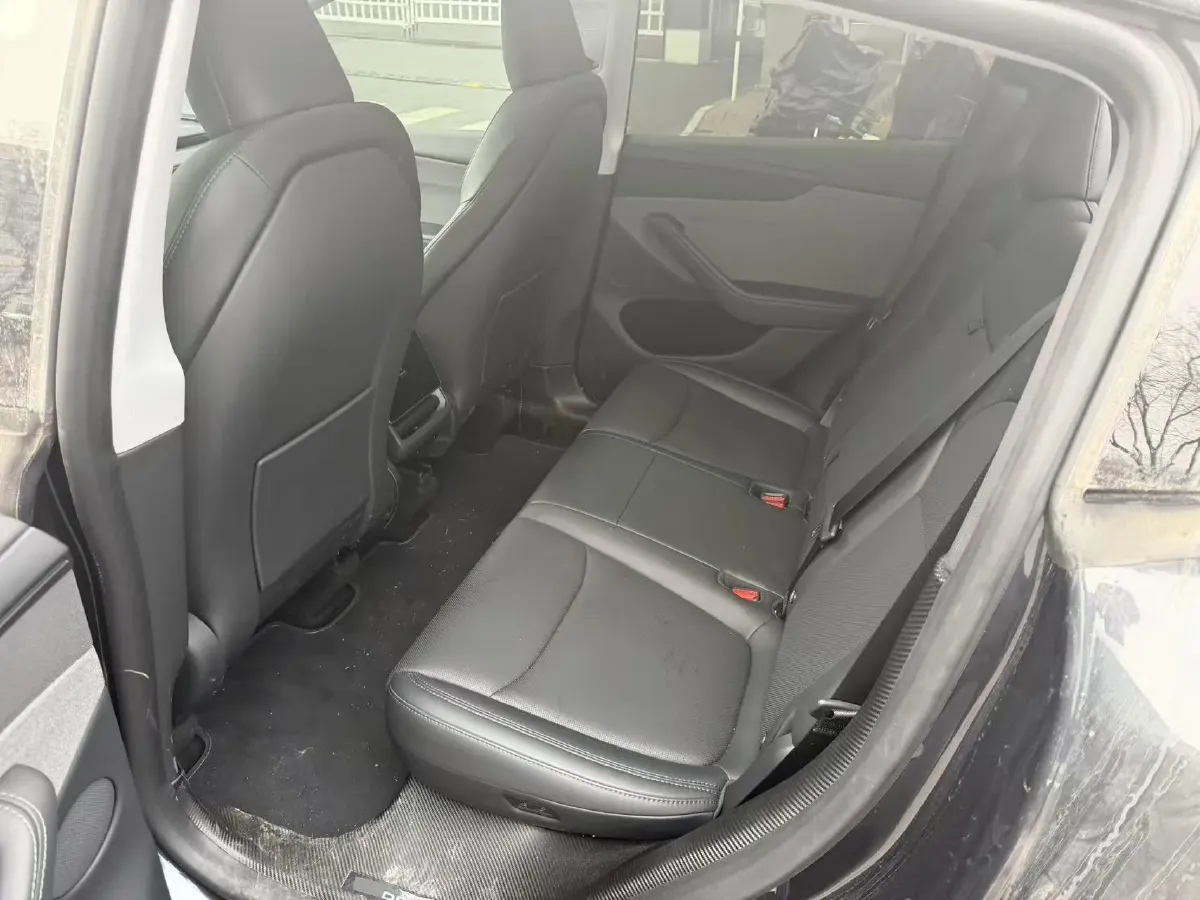 2025 Tesla Model Y BEV 62.5KWH,autocango,china used car exporter,china ev exporter,chinese used car exporter,chinese used ev exporter