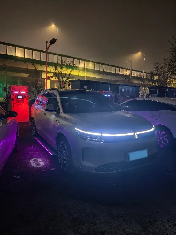 2024 AITO AITO M7 1.5T 152HP L4 REEV 42KWH,autocango,china used car exporter,china ev exporter,chinese used car exporter,chinese used ev exporter