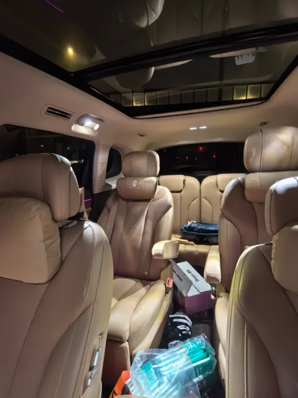 2024 AITO AITO M7 1.5T 152HP L4 REEV 42KWH,autocango,china used car exporter,china ev exporter,chinese used car exporter,chinese used ev exporter