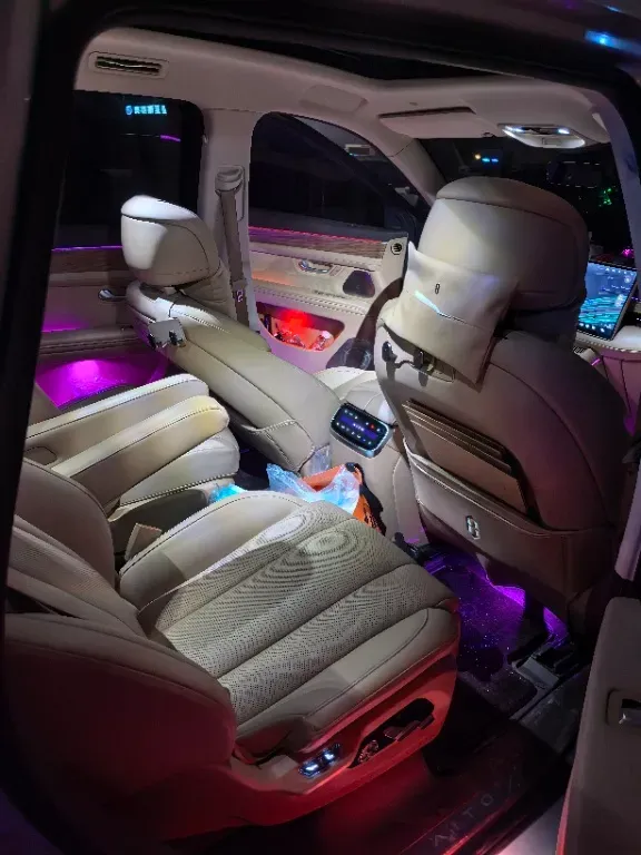 2024 AITO AITO M7 1.5T 152HP L4 REEV 42KWH,autocango,china used car exporter,china ev exporter,chinese used car exporter,chinese used ev exporter