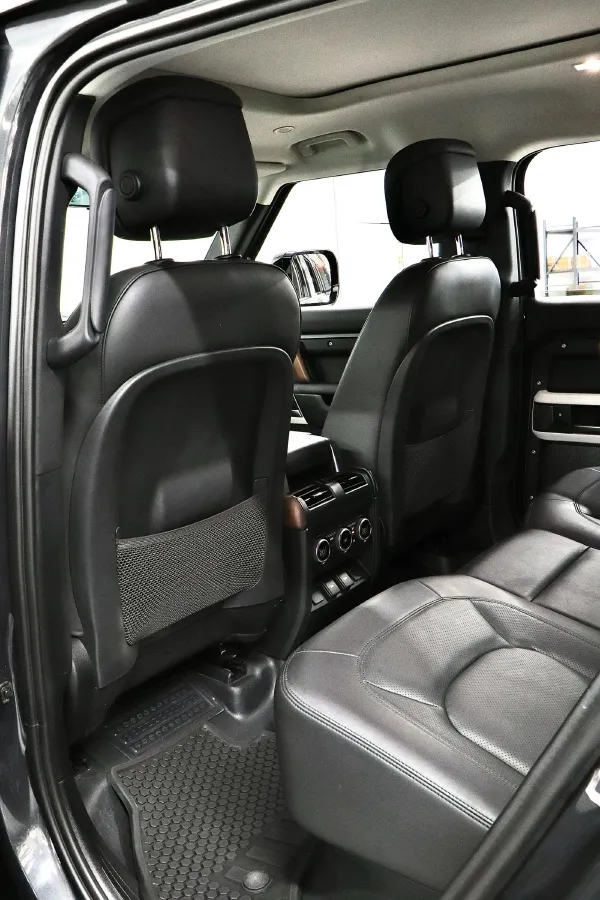 2023 Land Rover Defender 3.0T 400HP L6 8AT,autocango,china used car exporter,china ev exporter,chinese used car exporter,chinese used ev exporter