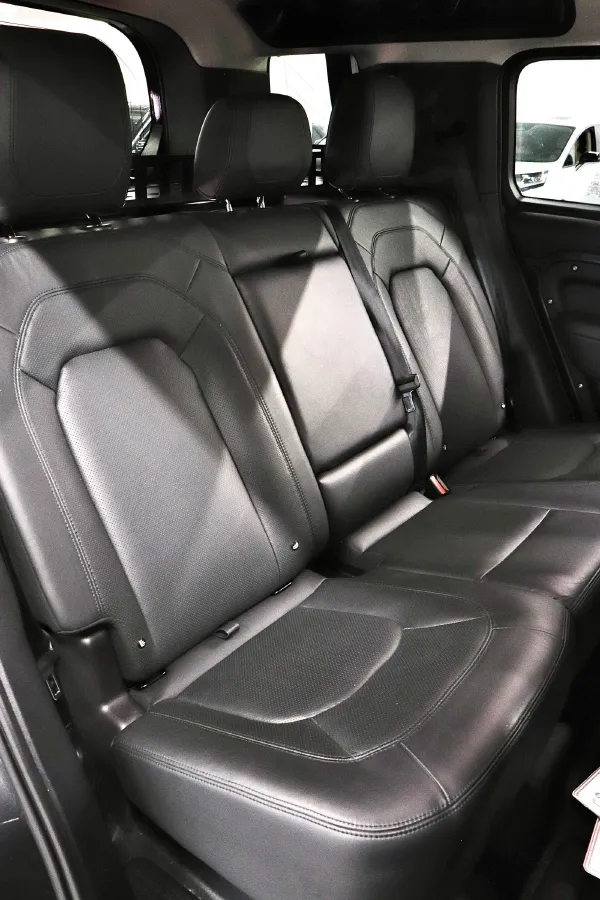 2023 Land Rover Defender 3.0T 400HP L6 8AT,autocango,china used car exporter,china ev exporter,chinese used car exporter,chinese used ev exporter