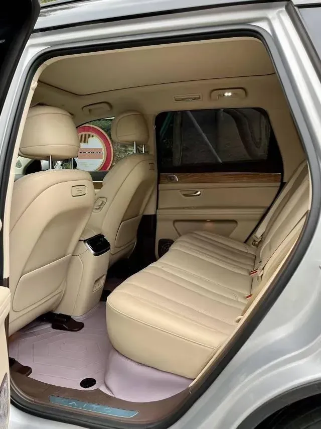 2024 AITO AITO M7 1.5T 152HP L4 REEV 40KWH,autocango,china used car exporter,china ev exporter,chinese used car exporter,chinese used ev exporter