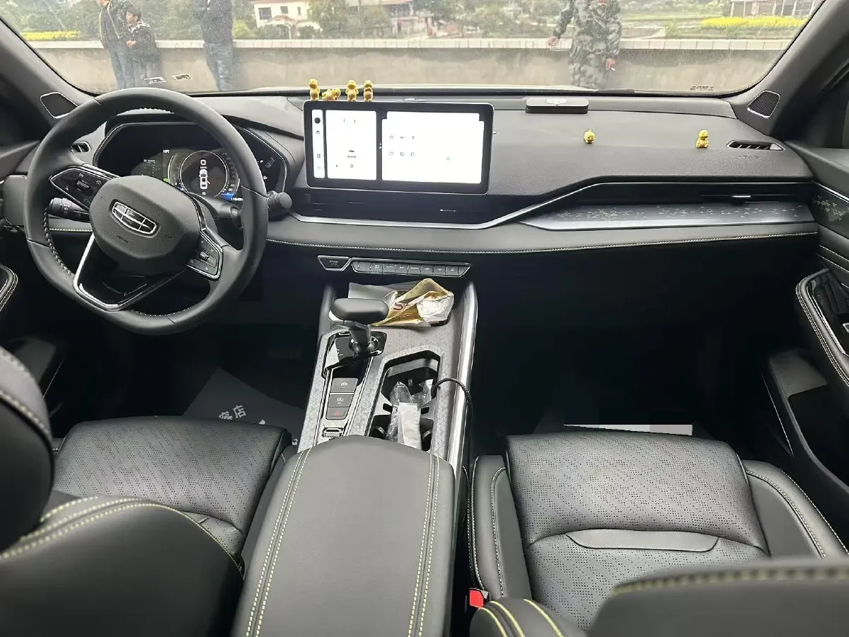 2023 Geely Preface 1.5T 181HP L4 7DCT,autocango,china used car exporter,china ev exporter,chinese used car exporter,chinese used ev exporter