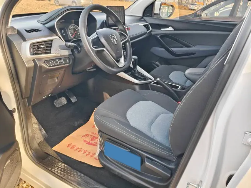 2019 BaoJun 530 1.5T 151HP L4 CVT,autocango,china used car exporter,china ev exporter,chinese used car exporter,chinese used ev exporter