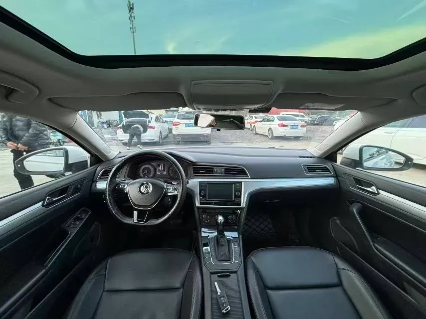 2019 Volkswagen T-Cross 1.4T 150HP L4 7DCT,autocango,china used car exporter,china ev exporter,chinese used car exporter,chinese used ev exporter