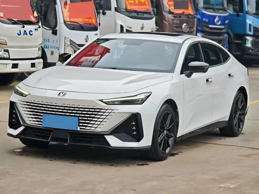 2023 ChangAn UNI-V 1.5T 188HP L4 7DCT,autocango,china used car exporter,china ev exporter,chinese used car exporter,chinese used ev exporter