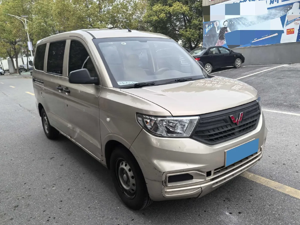 2019 WuLing HongGuang V 1.5L 99HP L4 6MT,autocango,china used car exporter,china ev exporter,chinese used car exporter,chinese used ev exporter