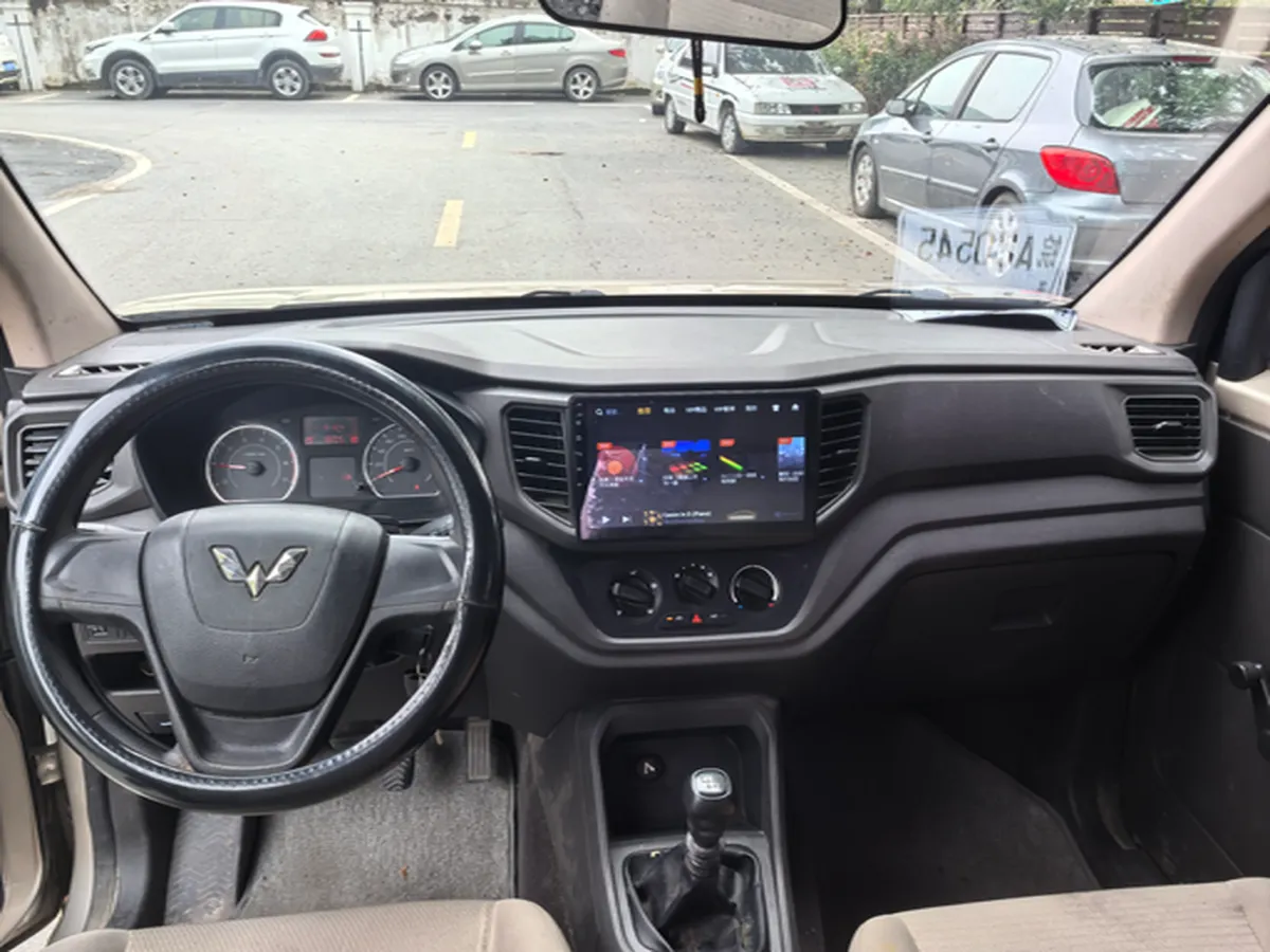 2019 WuLing HongGuang V 1.5L 99HP L4 6MT,autocango,china used car exporter,china ev exporter,chinese used car exporter,chinese used ev exporter