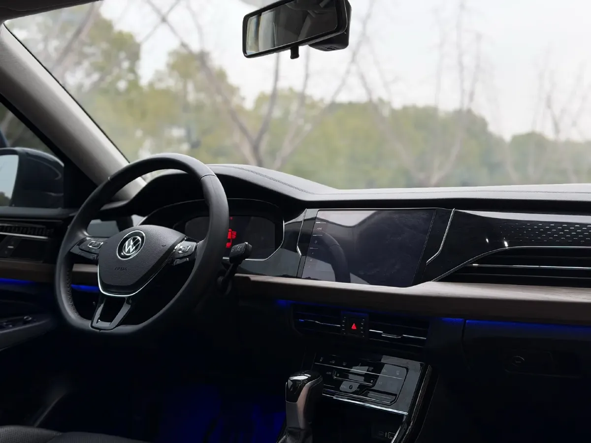 2020 Volkswagen Passat 2.0T 186HP L4 7DCT,autocango,china used car exporter,china ev exporter,chinese used car exporter,chinese used ev exporter