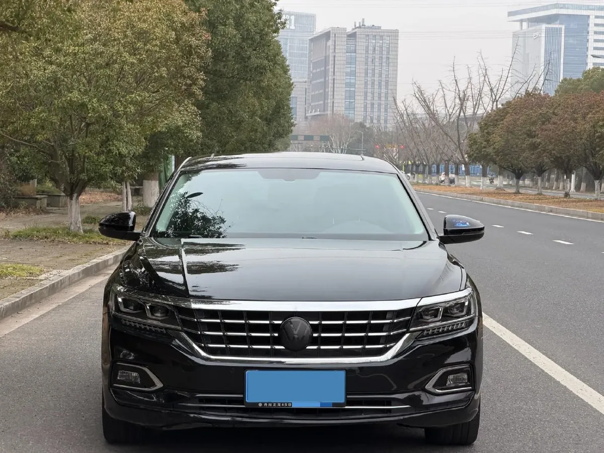 2020 Volkswagen Passat 2.0T 186HP L4 7DCT,autocango,china used car exporter,china ev exporter,chinese used car exporter,chinese used ev exporter