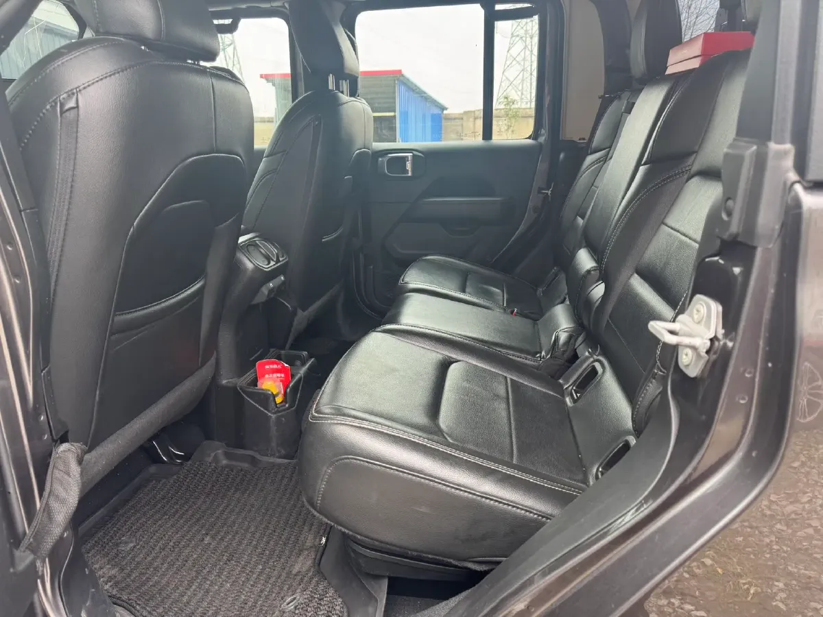 2022 Jeep Gladiator 3.6L 284HP V6 8AT,autocango,china used car exporter,china ev exporter,chinese used car exporter,chinese used ev exporter