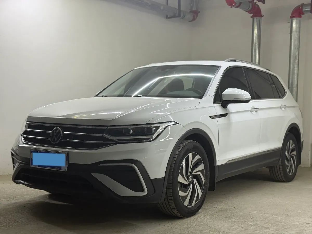 2023 Volkswagen Tiguan L 1.5T 160HP L4 7DCT,autocango,china used car exporter,china ev exporter,chinese used car exporter,chinese used ev exporter