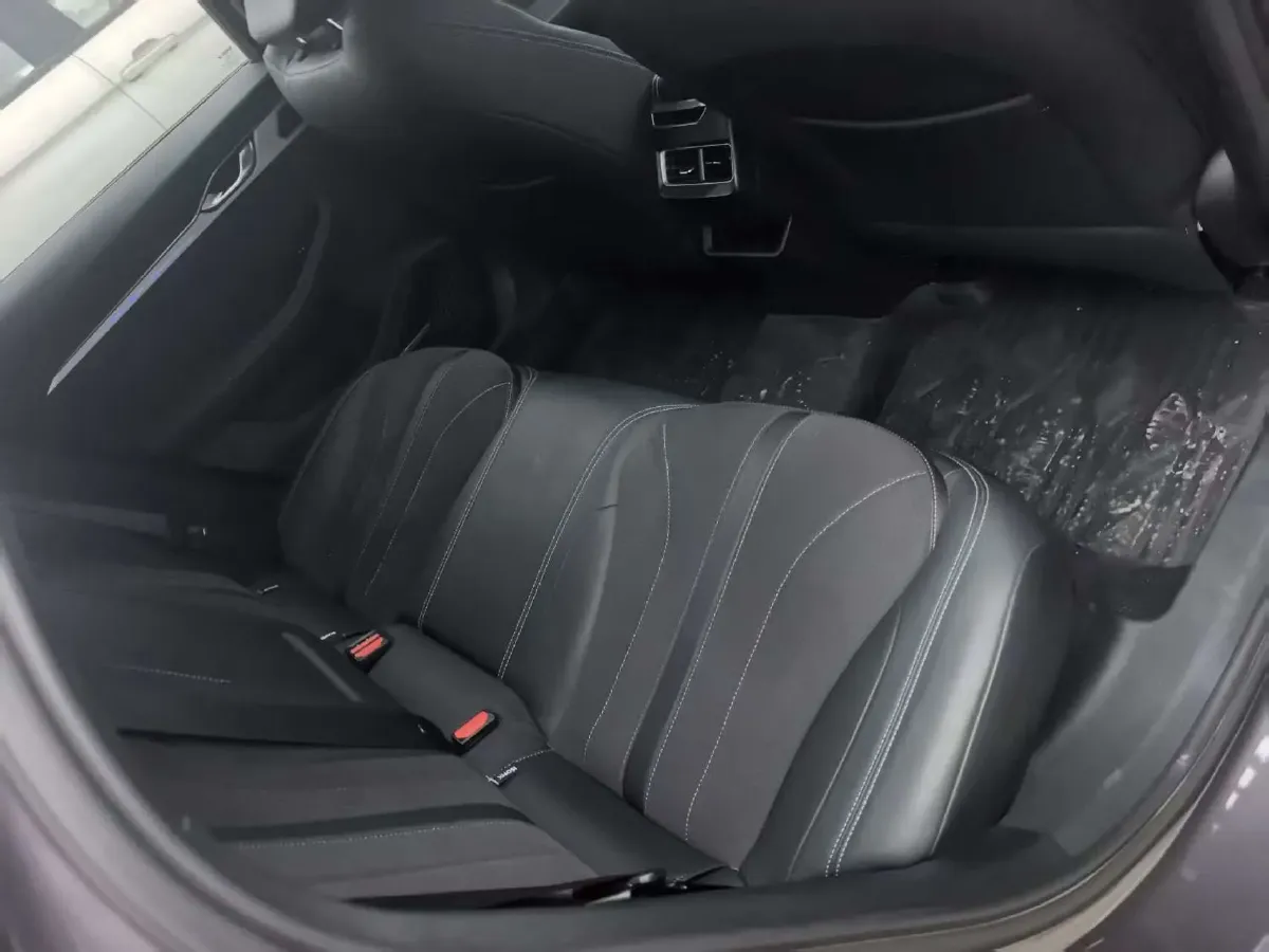 2025 Geely Preface 2.0T 238HP L4 8AT,autocango,china used car exporter,china ev exporter,chinese used car exporter,chinese used ev exporter