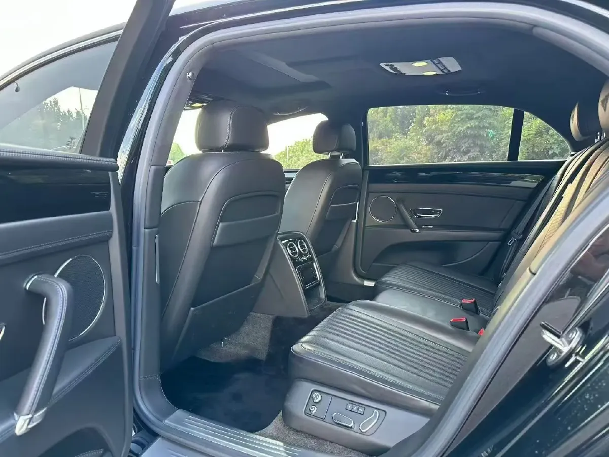 2017 Bentley Flying Spur 4.0T 528HP V8 8AT,autocango,china used car exporter,china ev exporter,chinese used car exporter,chinese used ev exporter