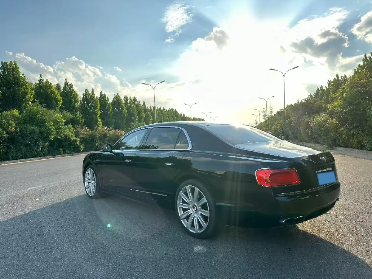2017 Bentley Flying Spur 4.0T 528HP V8 8AT,autocango,china used car exporter,china ev exporter,chinese used car exporter,chinese used ev exporter