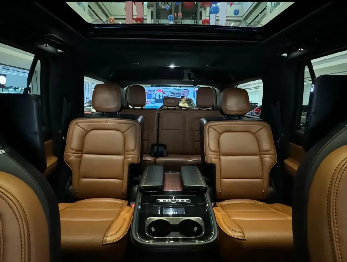 2018 Lincoln Navigator 3.5T 415HP V6 10AT,autocango,china used car exporter,china ev exporter,chinese used car exporter,chinese used ev exporter