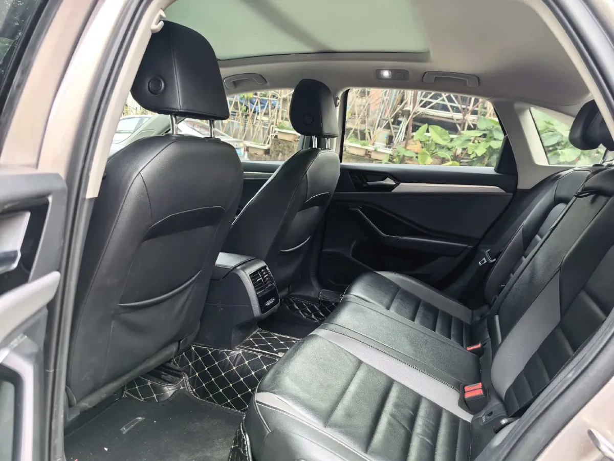 2019 Jeep Renegade 1.3T 173HP L4 7DCT,autocango,china used car exporter,china ev exporter,chinese used car exporter,chinese used ev exporter