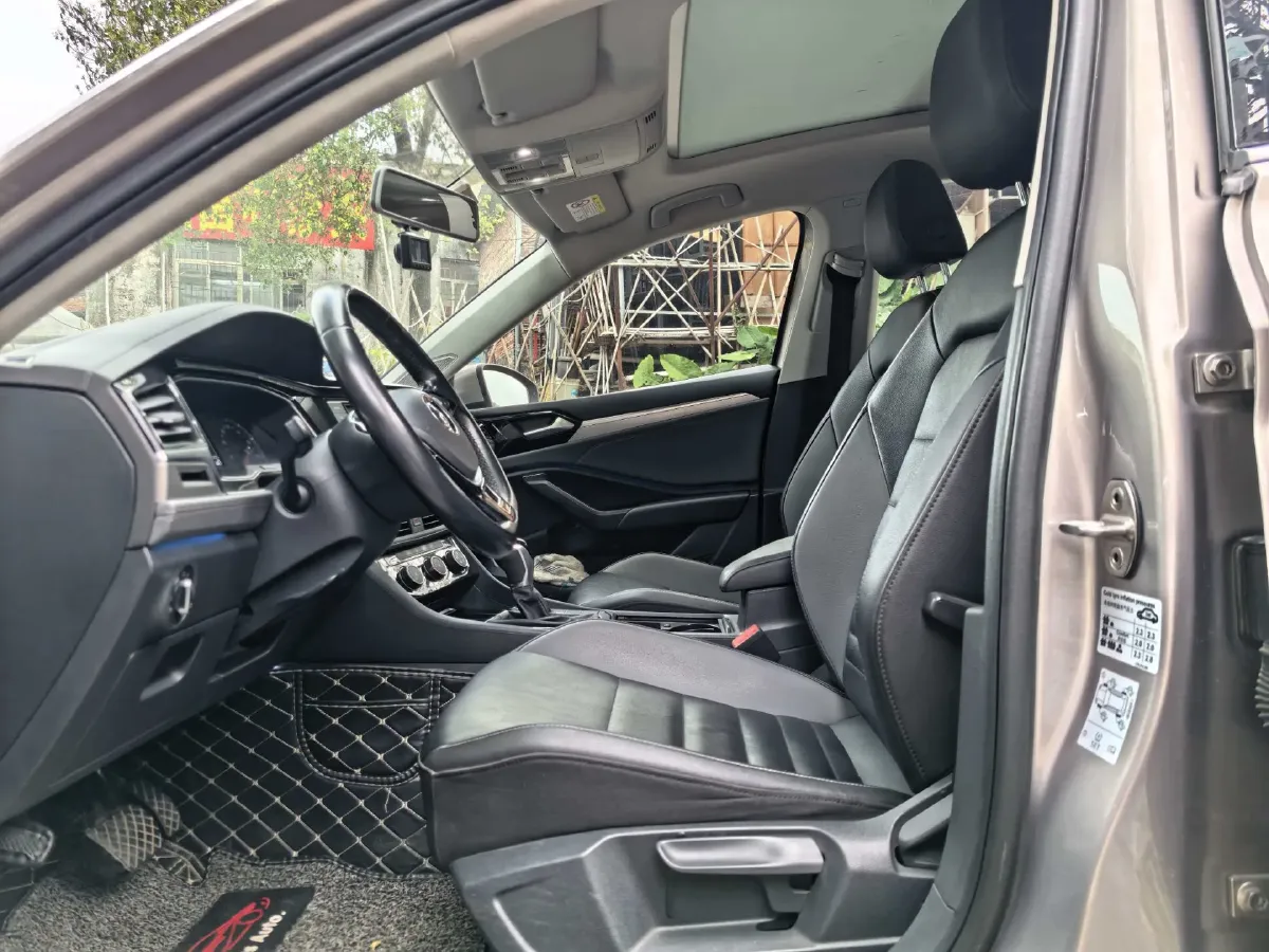 2019 Jeep Renegade 1.3T 173HP L4 7DCT,autocango,china used car exporter,china ev exporter,chinese used car exporter,chinese used ev exporter