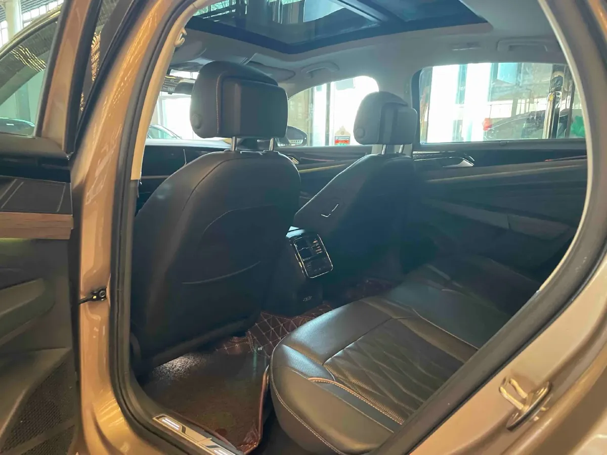 2019 Volvo V40 1.5T 152HP L4 6AT,autocango,china used car exporter,china ev exporter,chinese used car exporter,chinese used ev exporter